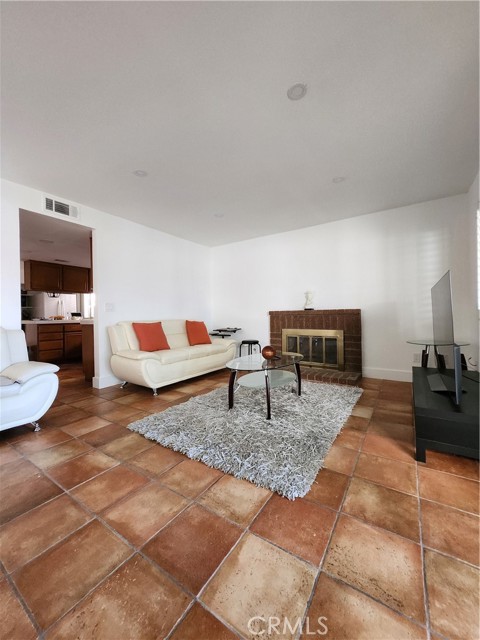 Detail Gallery Image 8 of 32 For 28030 Wildwind Rd, Canyon Country,  CA 91351 - 4 Beds | 3 Baths