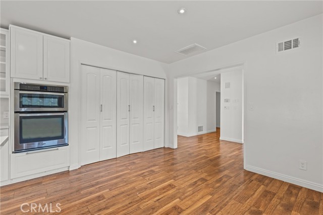 Detail Gallery Image 6 of 28 For 4506 El Abaca Pl, Tarzana,  CA 91356 - 4 Beds | 2/1 Baths