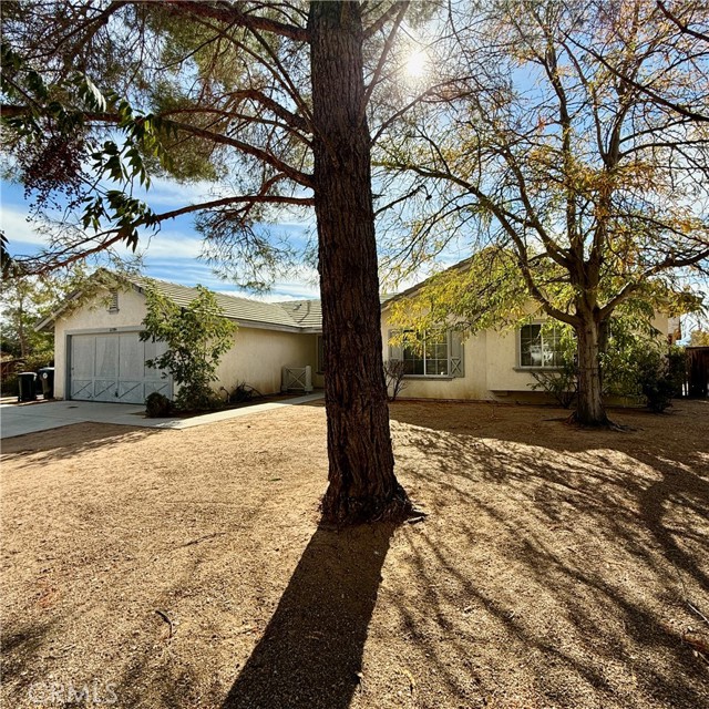 Detail Gallery Image 2 of 43 For 22594 Cuyama Ct, Apple Valley,  CA 92307 - 3 Beds | 2 Baths