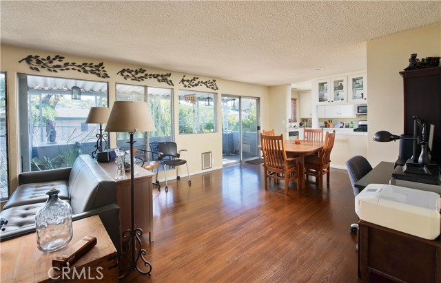 Detail Gallery Image 7 of 25 For 4252 Fair Ave #2,  North Hollywood,  CA 91602 - 2 Beds | 2 Baths