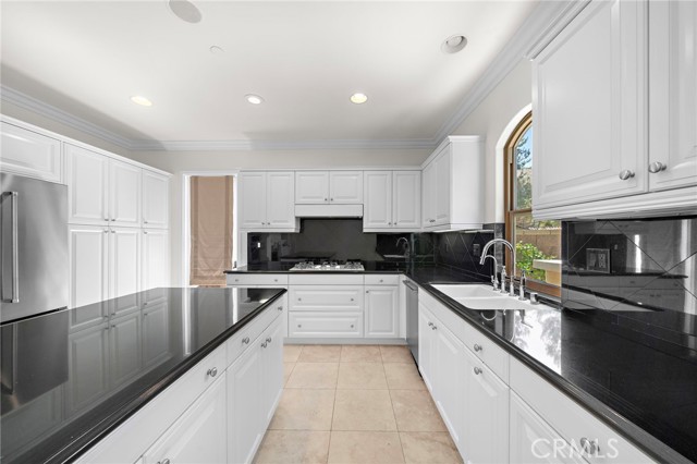 Detail Gallery Image 5 of 27 For 61 Shade Tree, Irvine,  CA 92603 - 3 Beds | 3/1 Baths