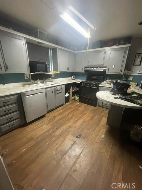 Detail Gallery Image 3 of 6 For 177 Kings Ln, Bakersfield,  CA 93308 - 2 Beds | 2 Baths