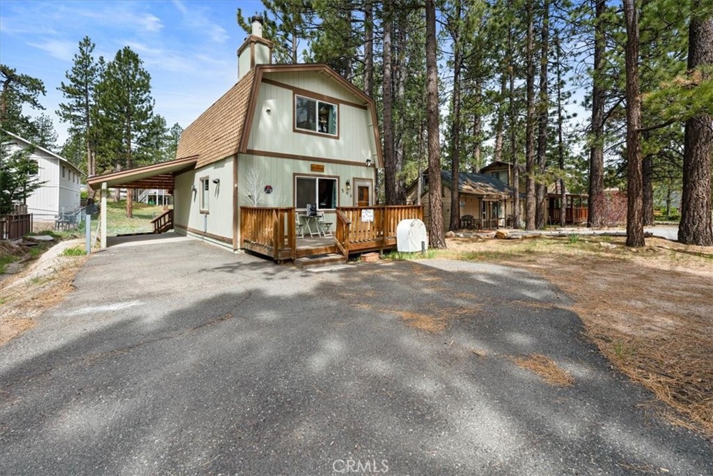 560 Lakewood Lane