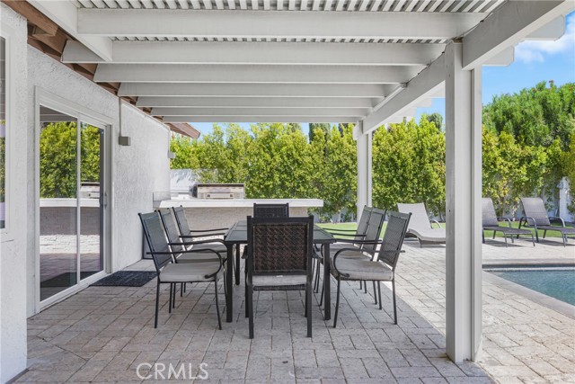 2230 N Volturno Road, Palm Springs CA: https://media.crmls.org/medias/2bfe8292-bcc6-4882-9f73-259015d908d3.jpg