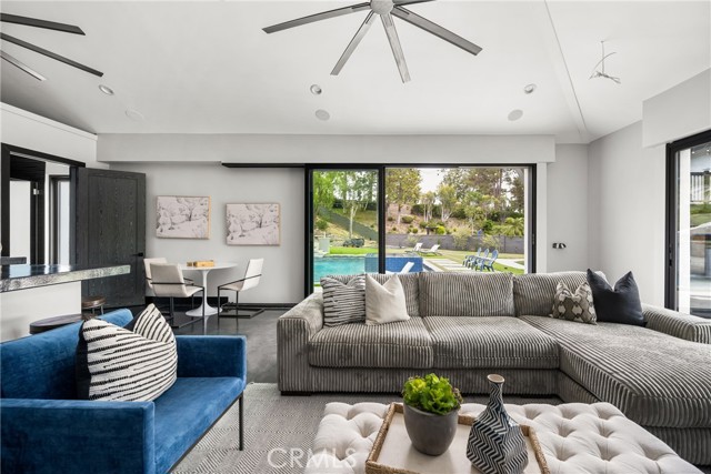 21290 Clear Haven Drive, Yorba Linda CA: https://media.crmls.org/medias/2bff227e-6f1c-4cd6-aa5c-2e959fd23a93.jpg