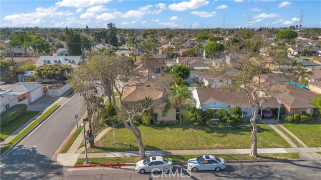 Detail Gallery Image 2 of 50 For 9415 Annetta, South Gate,  CA 90280 - 3 Beds | 3 Baths
