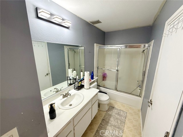 Detail Gallery Image 29 of 36 For 10068 Larwin Ave #2,  Chatsworth,  CA 91311 - 4 Beds | 3 Baths