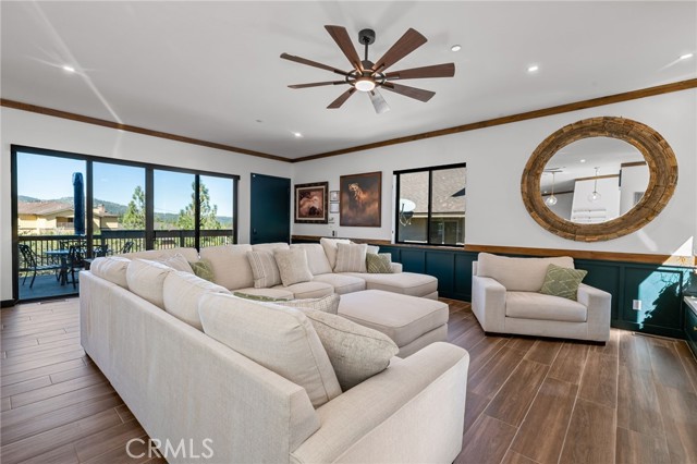 807 Cameron Drive, Big Bear Lake, CA 92315