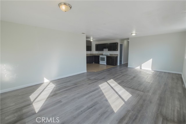 Detail Gallery Image 6 of 37 For 149 W Colden, Los Angeles,  CA 90003 - – Beds | – Baths