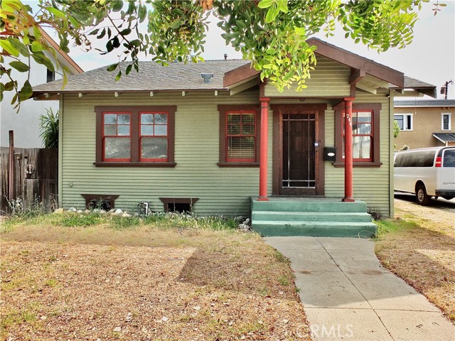 744 Gladys Avenue, Long Beach CA: https://media.crmls.org/medias/2c0051ab-24d9-437f-bb4e-ccd7bbd953b6.jpg