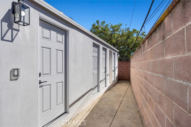 6334 Riggs Place, Los Angeles CA: https://media.crmls.org/medias/2c005789-c7cf-4eb7-8b78-6aba041b0fde.jpg