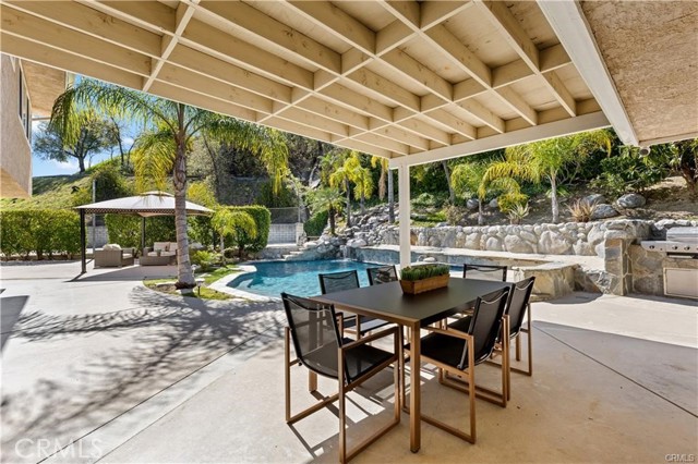 Detail Gallery Image 26 of 47 For 5869 Eilat Pl, Woodland Hills,  CA 91367 - 6 Beds | 3/1 Baths