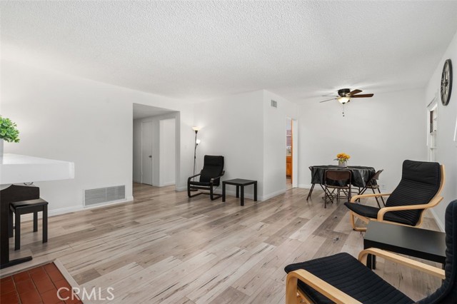 Detail Gallery Image 9 of 33 For 420 E Colorado Ave, Glendora,  CA 91740 - 3 Beds | 2 Baths