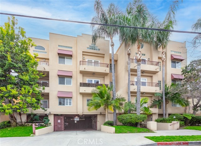 Detail Gallery Image 1 of 1 For 14290 Dickens St #102,  Sherman Oaks,  CA 91423 - 3 Beds | 2/1 Baths