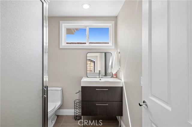 Detail Gallery Image 14 of 20 For 708 Iris Ave a,  Corona Del Mar,  CA 92625 - 3 Beds | 3 Baths