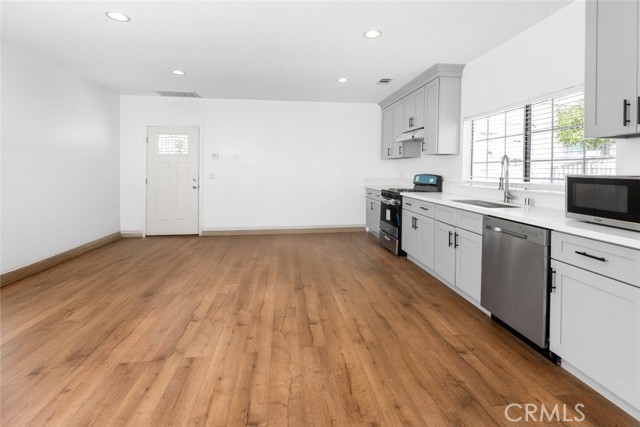Detail Gallery Image 33 of 56 For 6608 Saint Clair Ave, North Hollywood,  CA 91606 - 4 Beds | 3 Baths