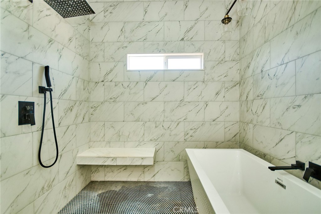 https://media.crmls.org/medias/2c03e671-420d-4b88-82d3-1f42c45f08f7.jpg?preset=X-Large