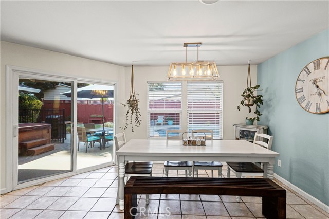 204 Crater Lake Drive, Chico CA: https://media.crmls.org/medias/2c044d0f-e5d8-4d60-9e81-d27511dc636c.jpg