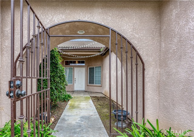 Detail Gallery Image 2 of 5 For 15015 Oakencroft, Bakersfield,  CA 93314 - 4 Beds | 2 Baths