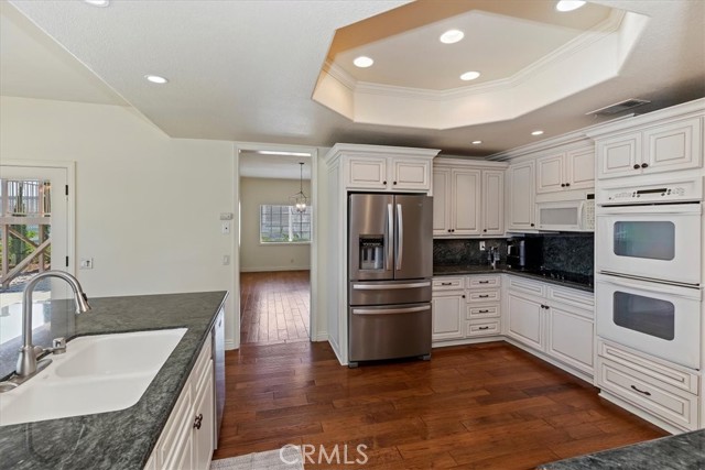 40624 Calle Cancion, Temecula CA: https://media.crmls.org/medias/2c04f620-baf3-4630-8d9c-bf98705850c3.jpg