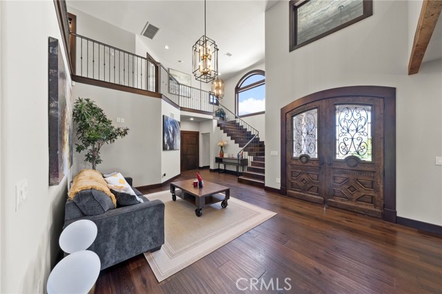 29732 Arroyo Oak Lane, Castaic CA: https://media.crmls.org/medias/2c050812-fdf4-47a4-bb8e-bf2c3686aa09.jpg