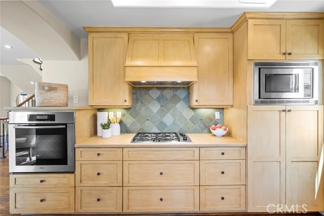 Bosch cook top with overhead exhaust fan