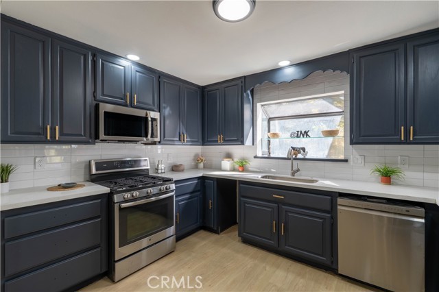 Detail Gallery Image 10 of 43 For 6301 Cedar Ave, Angelus Oaks,  CA 92305 - 2 Beds | 2 Baths