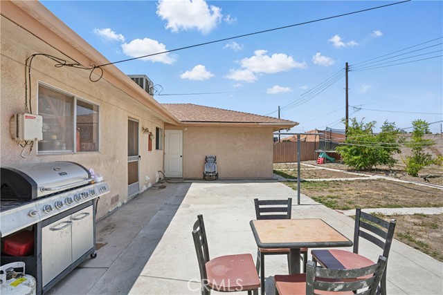 260 E Whittier Avenue, Hemet CA: https://media.crmls.org/medias/2c074e11-fa44-49f0-ba28-e9af4a7f50d7.jpg