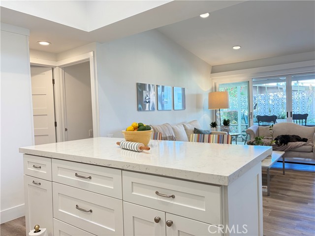 Detail Gallery Image 10 of 25 For 1340 Kenwood Rd M7-156j,  Seal Beach,  CA 90740 - 2 Beds | 1 Baths