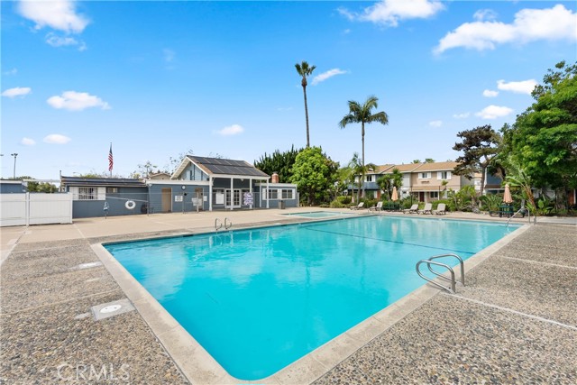 19817 RAMSGATE Lane, Huntington Beach CA: https://media.crmls.org/medias/2c077b36-7ea2-4c68-81c1-33ee008cff6b.jpg