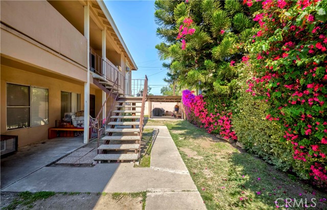 1381 Burwood Street, La Habra CA: https://media.crmls.org/medias/2c088fcb-5646-431a-b213-db0061cf22e4.jpg