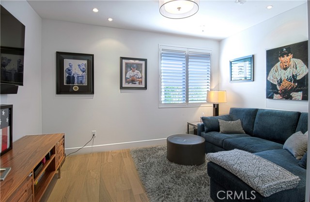Detail Gallery Image 34 of 39 For 1301 Outrigger Dr, Corona Del Mar,  CA 92625 - 4 Beds | 3/1 Baths
