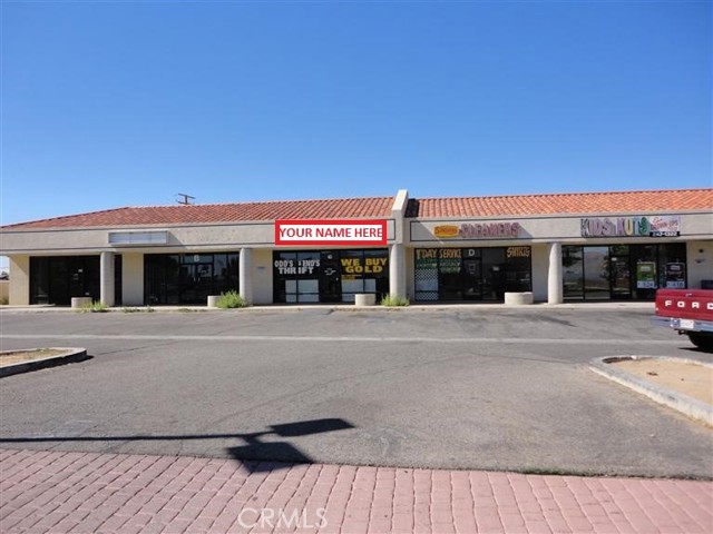 13534 Navajo Road, Apple Valley, California 92308, ,Commercial Lease,For Rent,13534 Navajo Road,CRHD23182407