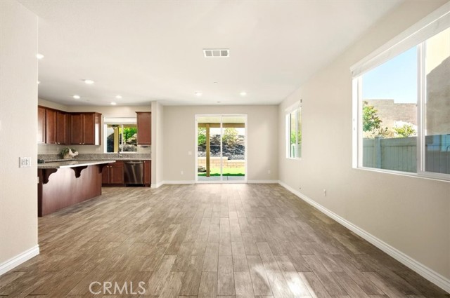 Detail Gallery Image 9 of 50 For 3715 Bur Oak, San Bernardino,  CA 92407 - 4 Beds | 3 Baths