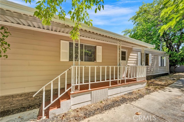 11990 North Drive, Clearlake CA: https://media.crmls.org/medias/2c095c96-2cac-4ae3-94b7-e183316b22af.jpg