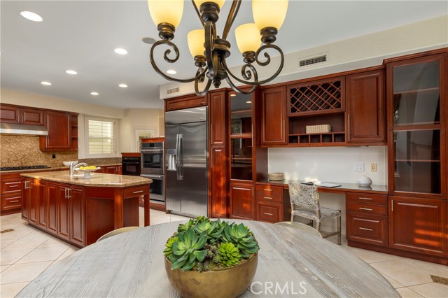Detail Gallery Image 7 of 45 For 6471 Frampton Cir, Huntington Beach,  CA 92648 - 5 Beds | 4/1 Baths
