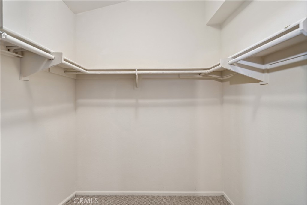https://media.crmls.org/medias/2c09d851-d769-4940-9826-e9ce27cc56f5.jpg?preset=X-Large