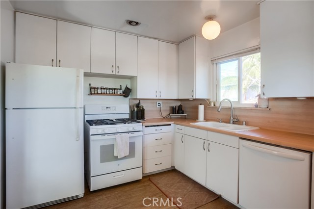 Detail Gallery Image 11 of 44 For 142 Avenida Pelayo a,  San Clemente,  CA 92672 - 2 Beds | 1 Baths