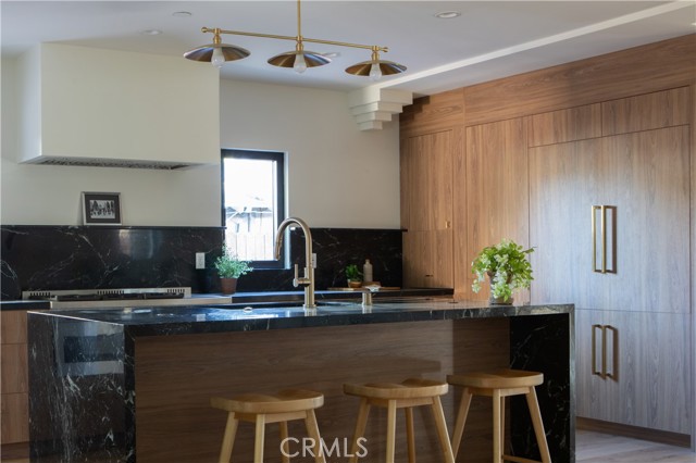 Detail Gallery Image 11 of 68 For 11911 Hartsook, Valley Village,  CA 91607 - 5 Beds | 4 Baths