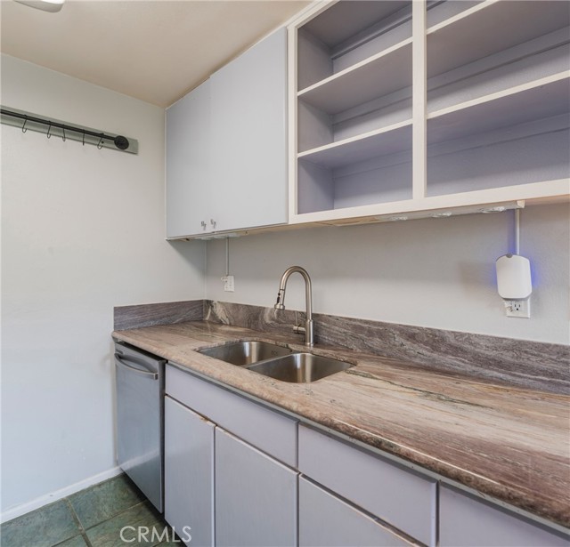 Detail Gallery Image 14 of 38 For 6020 Bixby Village #63,  Long Beach,  CA 90803 - 1 Beds | 1 Baths
