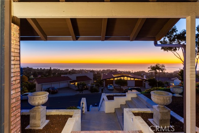 1137 Via Zumaya, Palos Verdes Estates, California 90274, 6 Bedrooms Bedrooms, ,3 BathroomsBathrooms,Residential,Sold,Via Zumaya,SB21239144