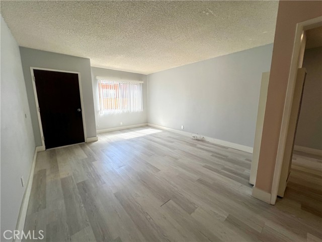 Detail Gallery Image 4 of 13 For 12706 Kornblum Ave #C,  Hawthorne,  CA 90250 - 2 Beds | 1 Baths