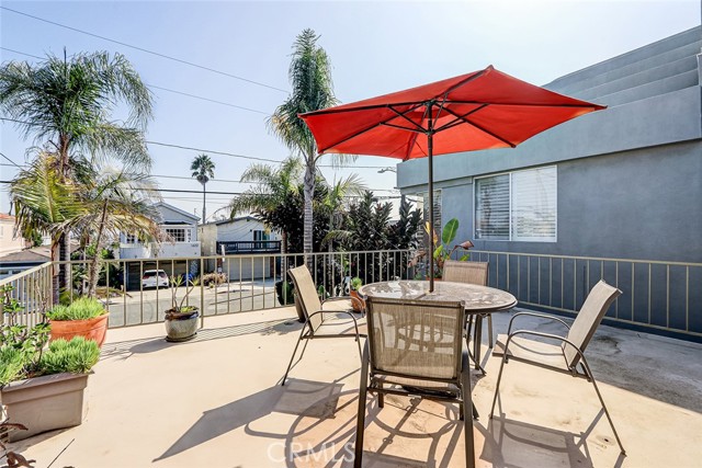 Detail Gallery Image 12 of 23 For 1623 Carver St, Redondo Beach,  CA 90278 - 3 Beds | 1/1 Baths