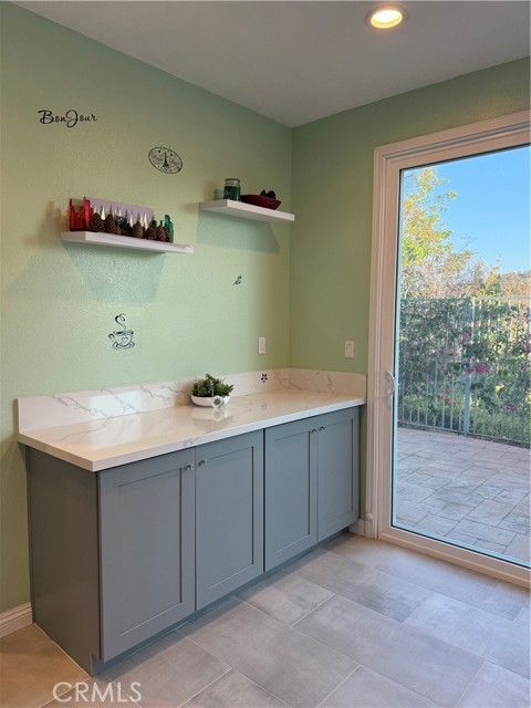5904 E Bottlebrush Drive, Orange CA: https://media.crmls.org/medias/2c0c41a5-54fc-4000-a48a-ad5f53a671ed.jpg
