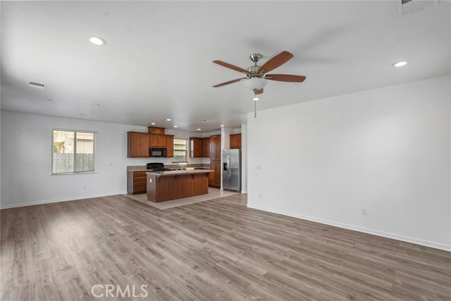 Detail Gallery Image 11 of 32 For 1416 Woodbury Ct, Merced,  CA 95348 - 5 Beds | 3 Baths