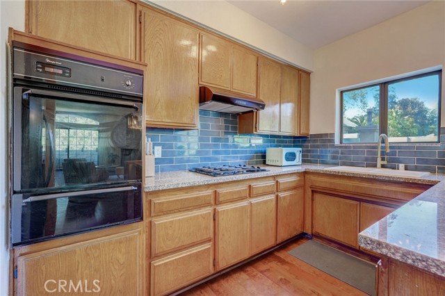 Detail Gallery Image 11 of 31 For 3284 Barham Bld #205,  Los Angeles,  CA 90068 - 2 Beds | 2 Baths