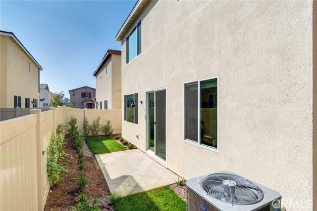 Detail Gallery Image 20 of 22 For 2054 Bergamot, Redlands,  CA 92374 - 3 Beds | 3 Baths