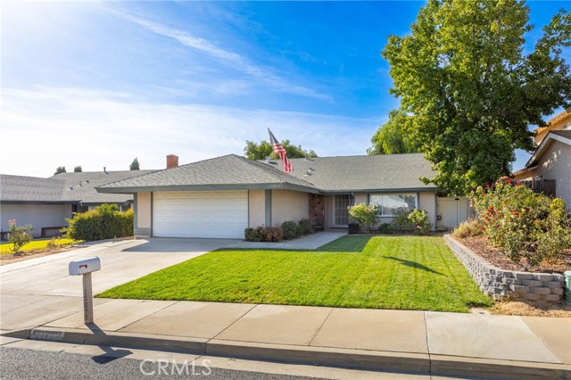 Detail Gallery Image 1 of 26 For 12075 Harclare Dr, Moreno Valley,  CA 92557 - 3 Beds | 2 Baths