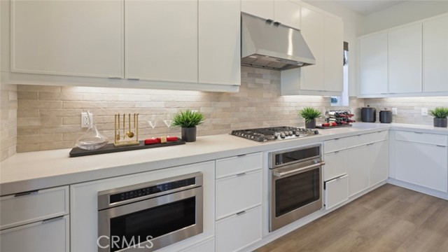 450 Loon, Irvine CA: https://media.crmls.org/medias/2c0e7e54-3001-4e0c-8e03-315ba618289f.jpg