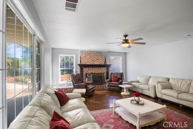 Detail Gallery Image 9 of 32 For 3646 Harbor, Merced,  CA 95340 - 4 Beds | 2/1 Baths